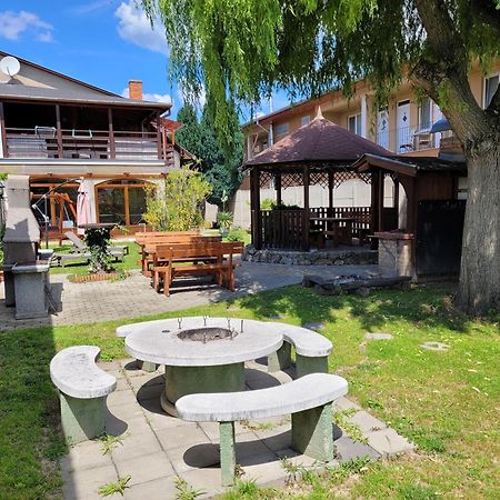 Penzion Korzo Štúrovo Exterior foto