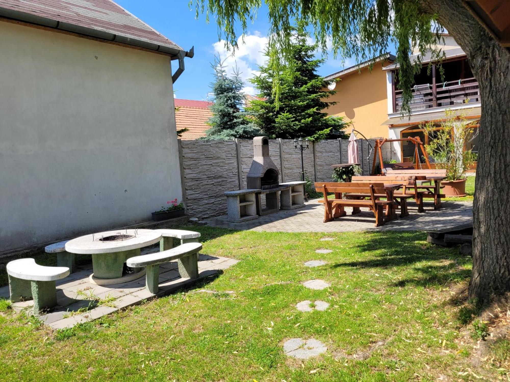 Penzion Korzo Štúrovo Exterior foto